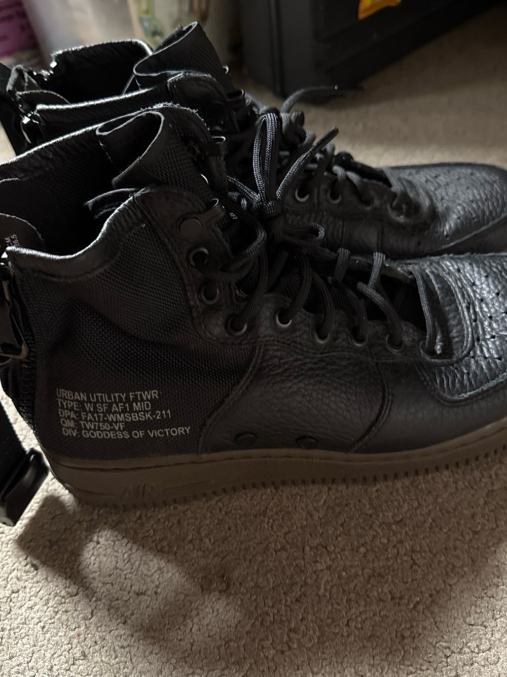 Nike SF Air Force 1 Mid Black Size 9.5